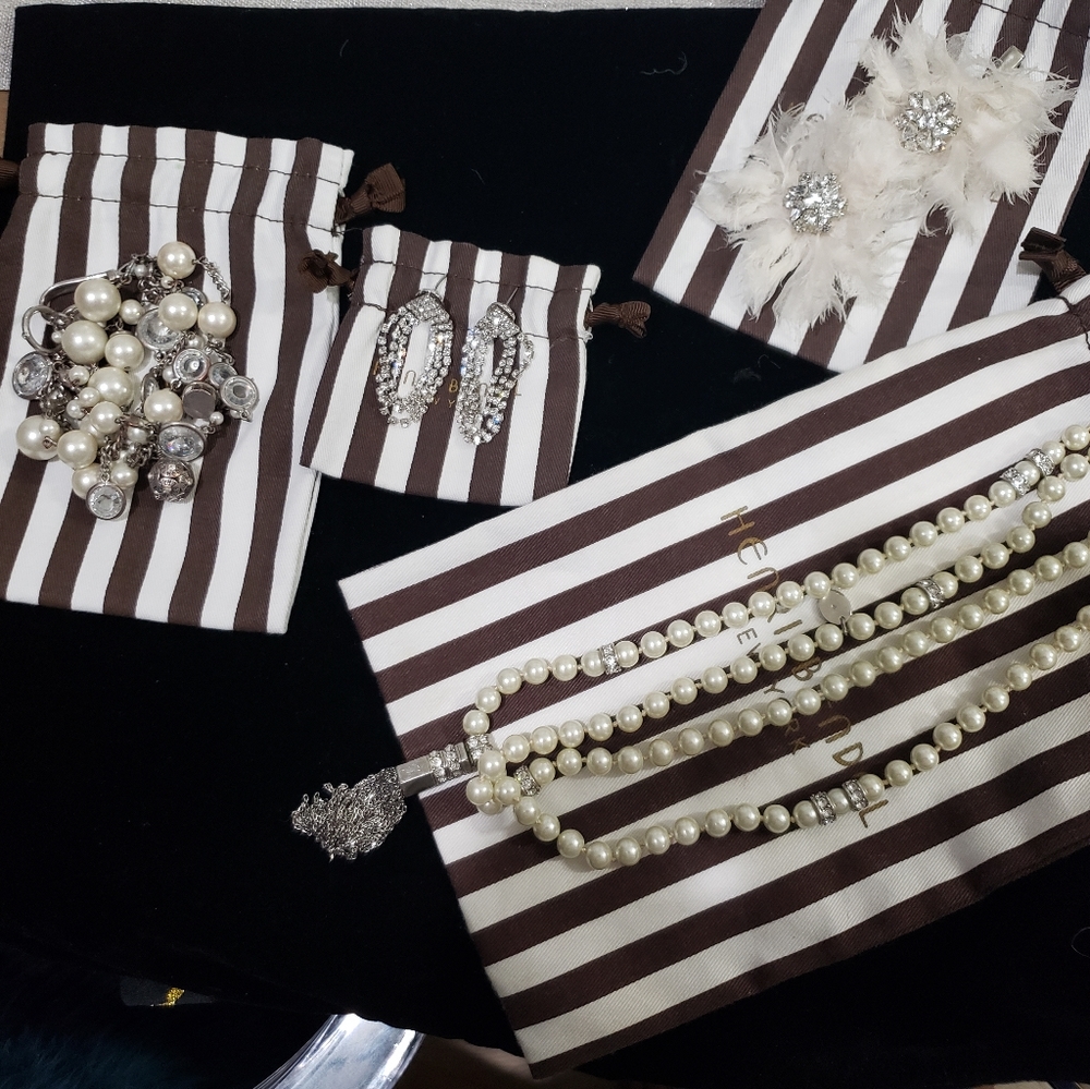 🎩🎉Henri Bendel Authentic!